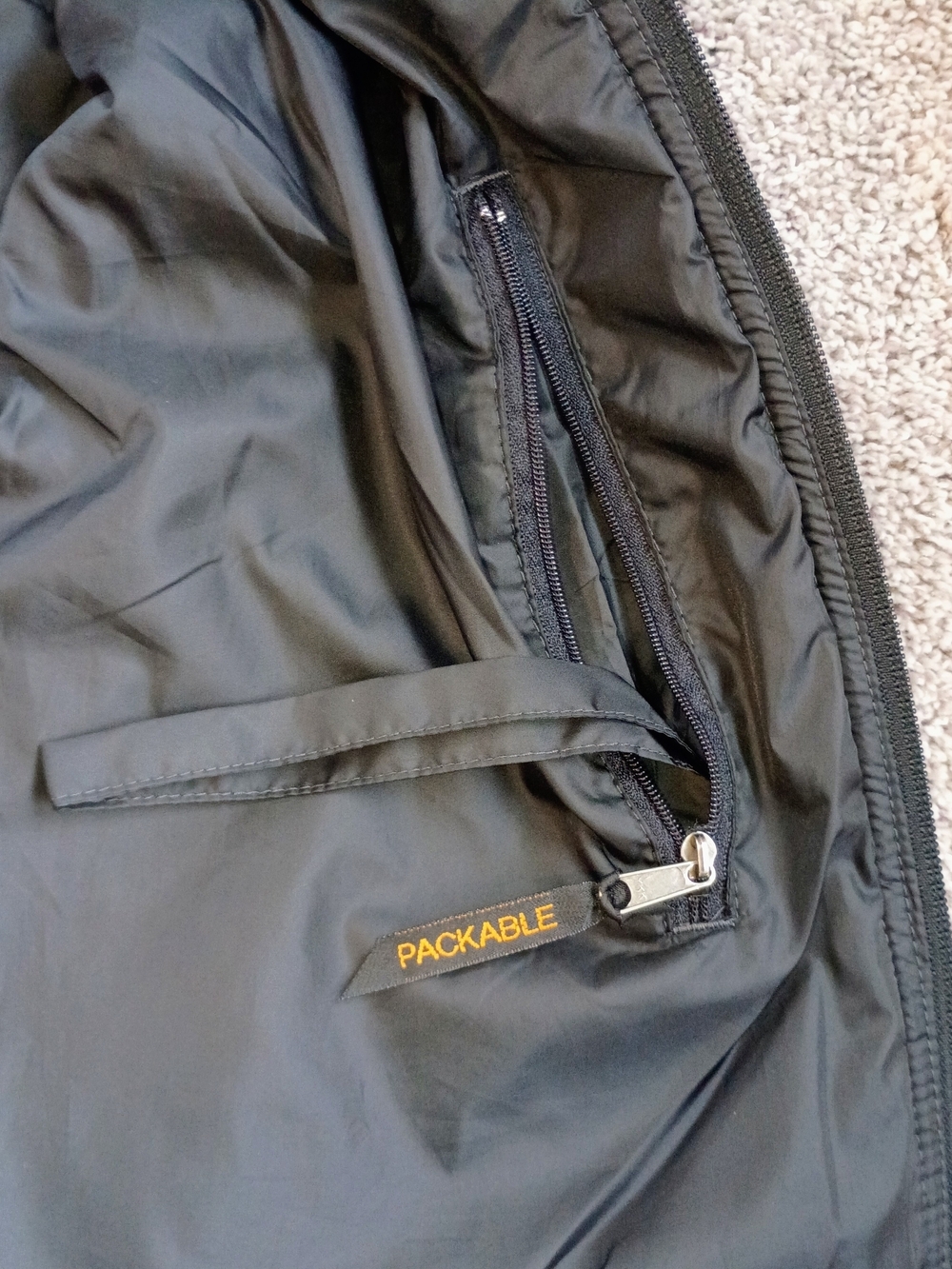 Royal Robbins, Packable-Women's Black Quilted Vest Size medium - Picture 7 of 12